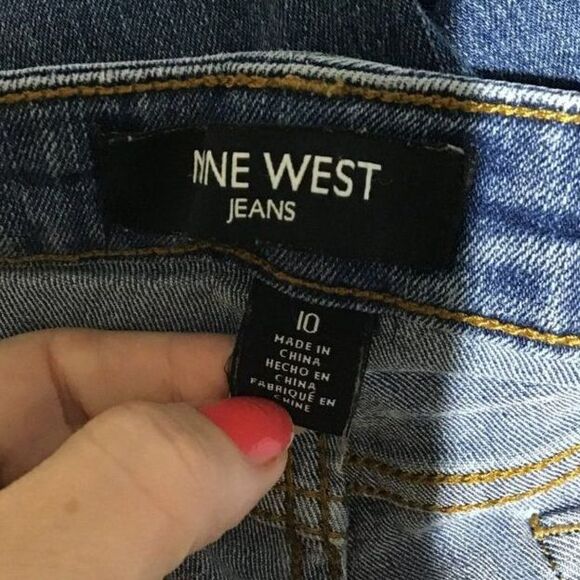 Nine West Mid Rise Blue Denim Shorts Size 10 - Picture 5 of 8